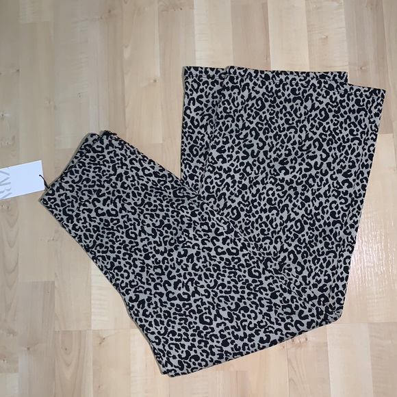 ZARA Animal Print Wide Leg High Rise Crop Pants - Picture 4 of 8